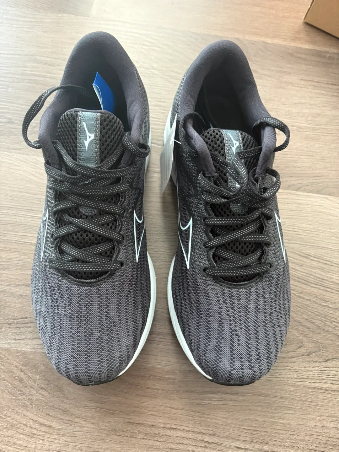 New Mizuno Wave Rider 27 Running Shoes