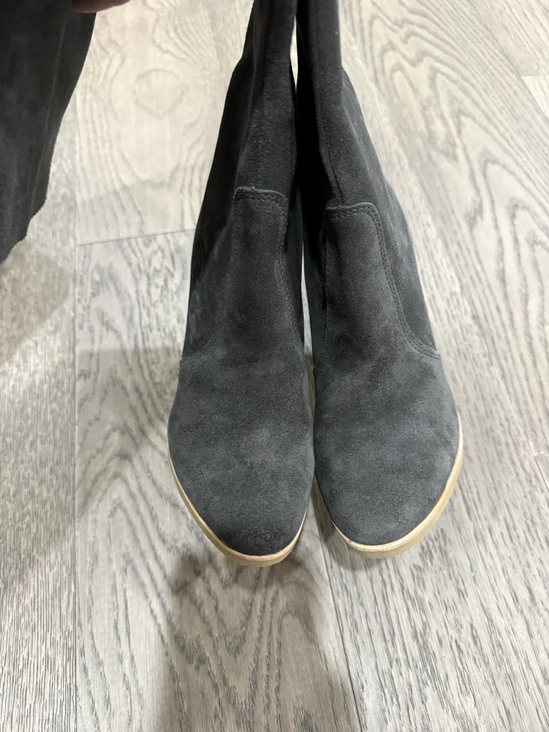 NEW Dolce Vita Gray Suede 7.5 Boots image indicator(6)