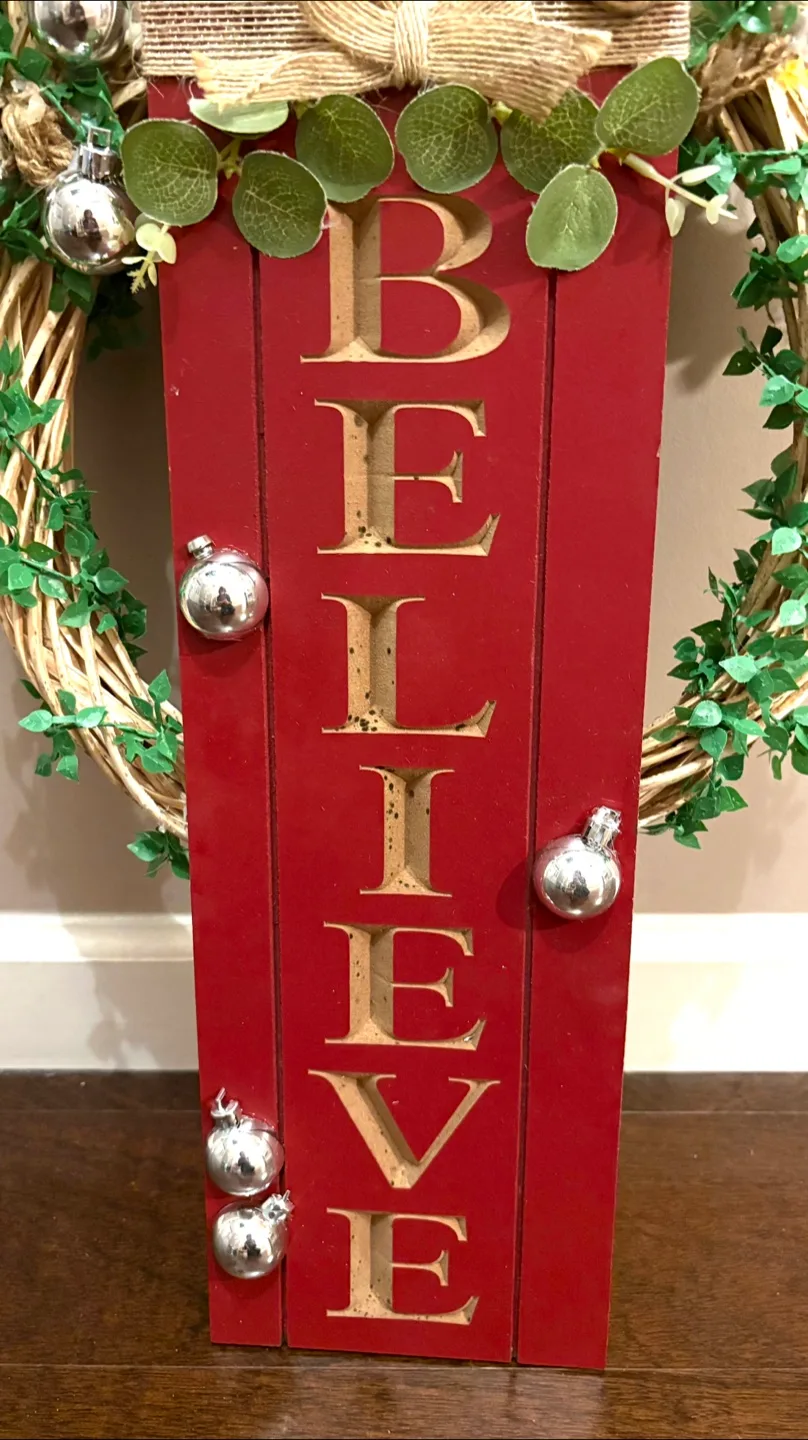 Disney Inspired Holiday Wreath Decor - New image indicator(5)