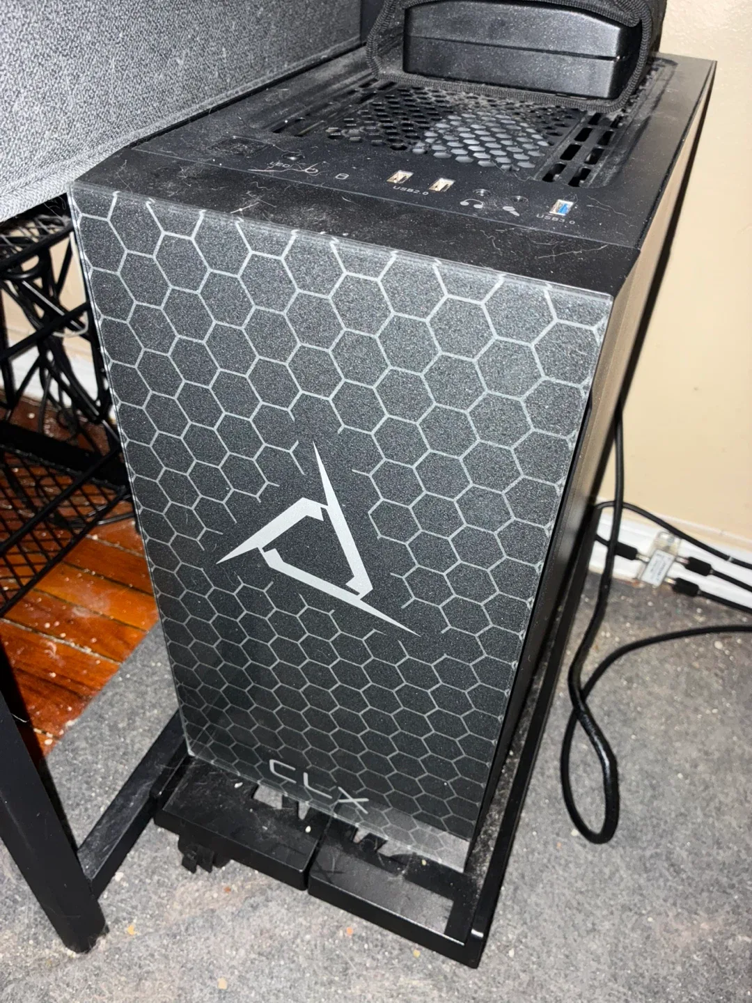 CLX Gaming PC with Ryzen 5 5500 & HP Monitor