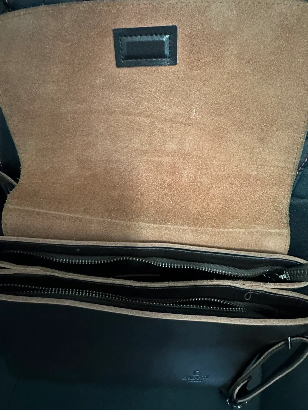 Brown Leather Messenger Bag image indicator(7)