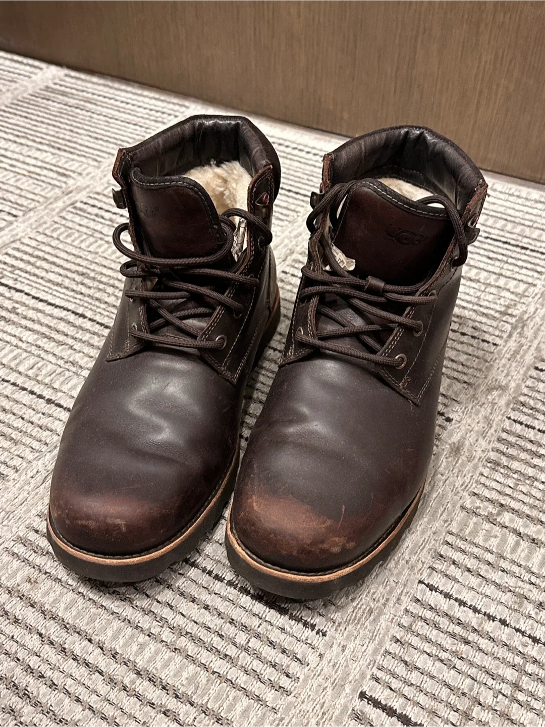 UGG Men's Winter Boots, Size 10 image indicator(5)