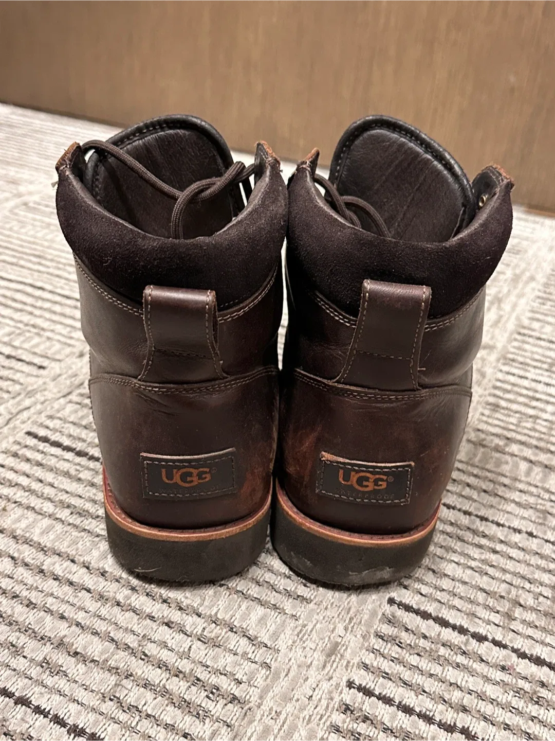 UGG Men's Winter Boots, Size 10 image indicator(6)