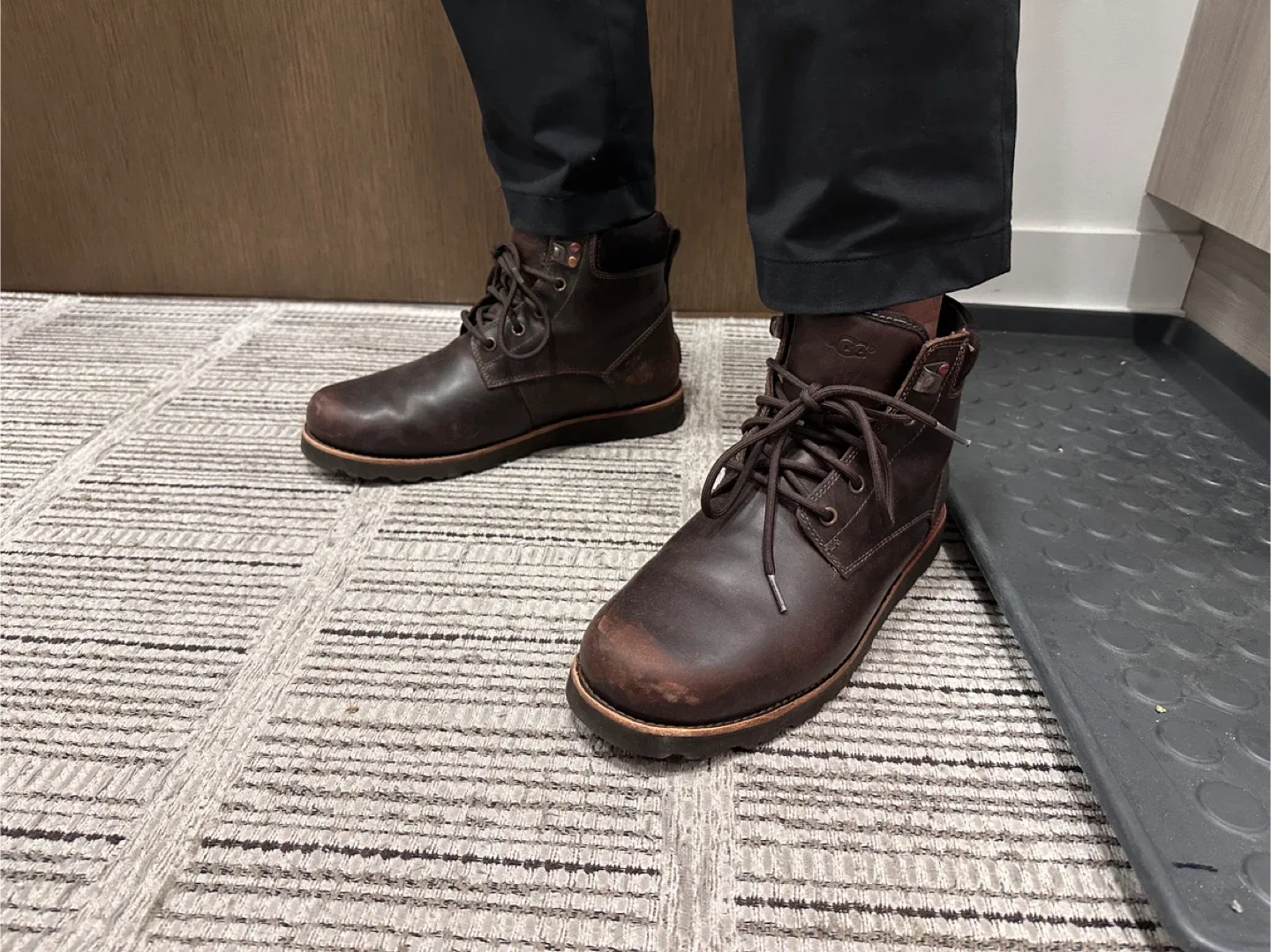 UGG Men's Winter Boots, Size 10