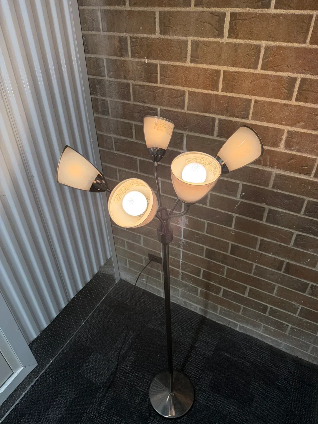 5-Light Floor Lamp image indicator(3)