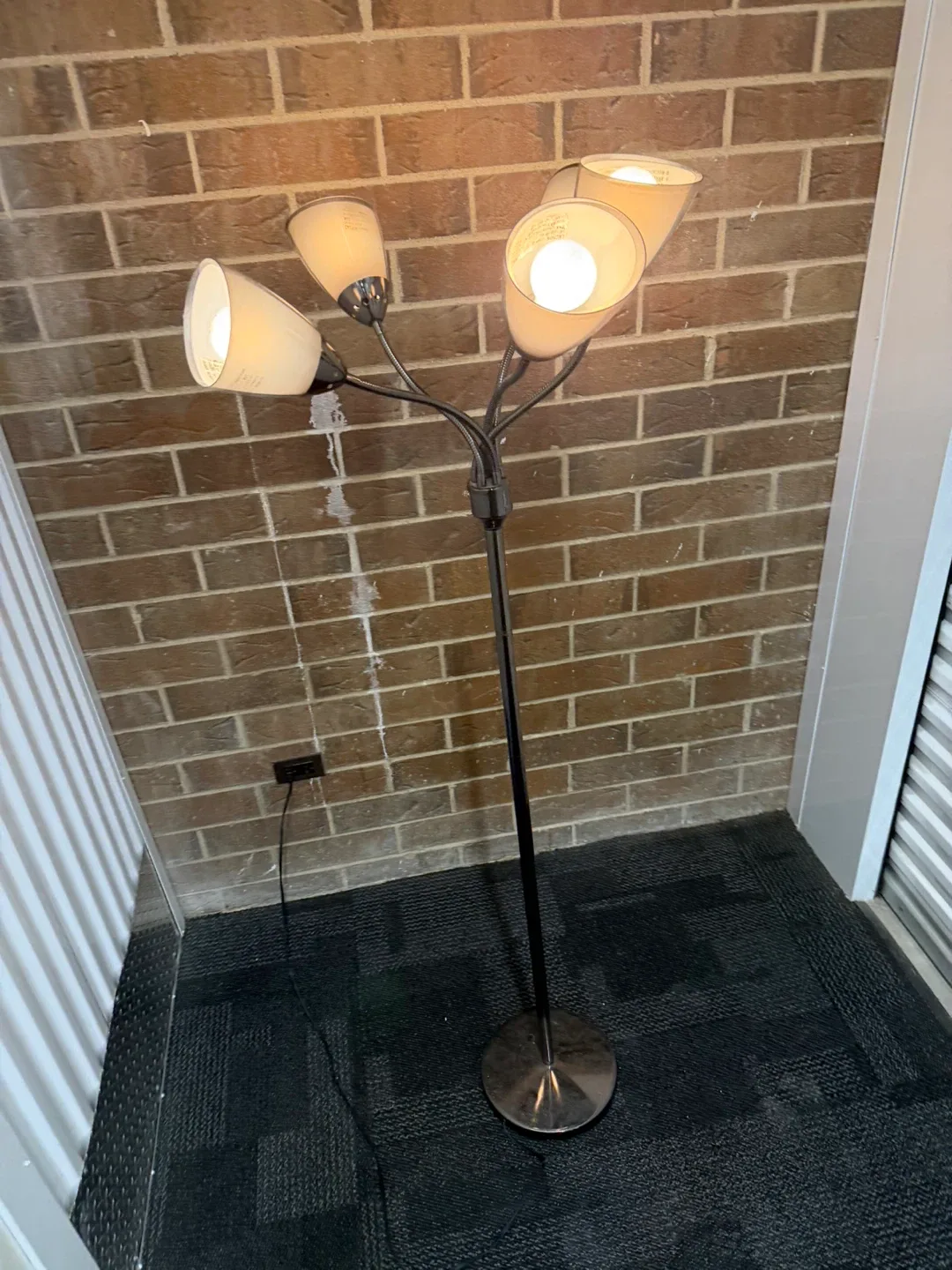 5-Light Floor Lamp image indicator(10)