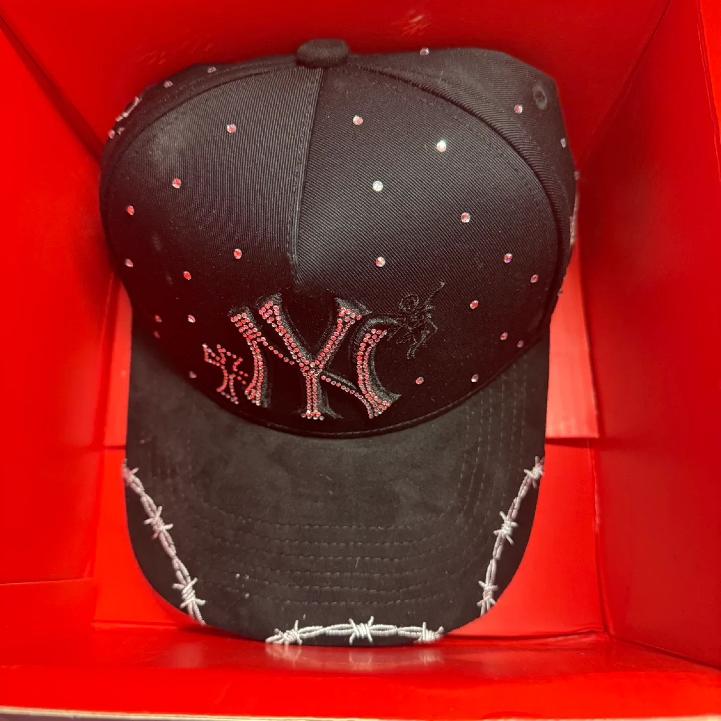 Patron NYC Hat Black image indicator(6)