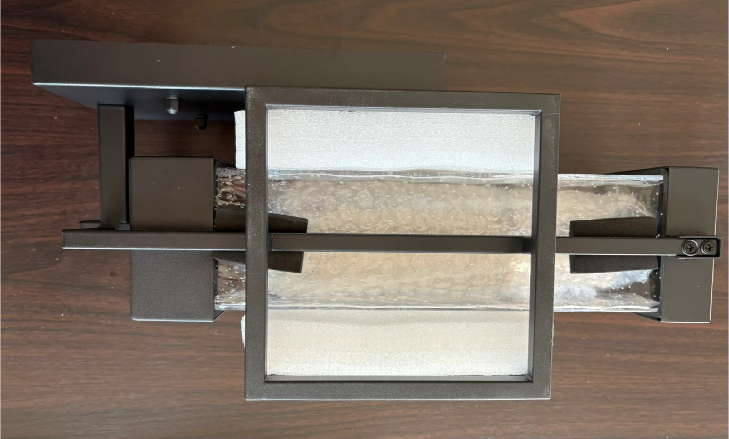 Outdoor Wall Light - New in Box - photo 4