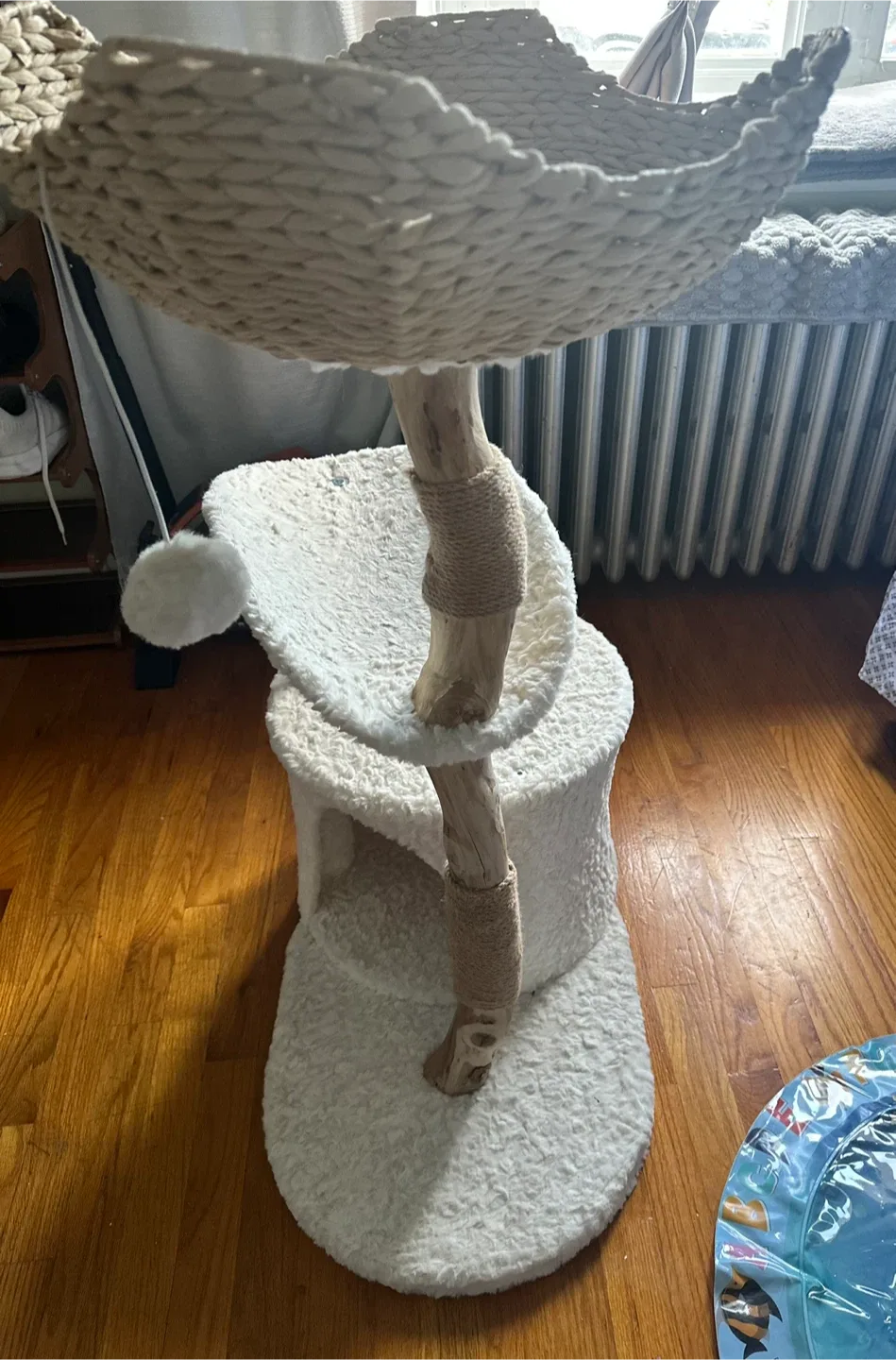 Cat Tower image indicator(2)