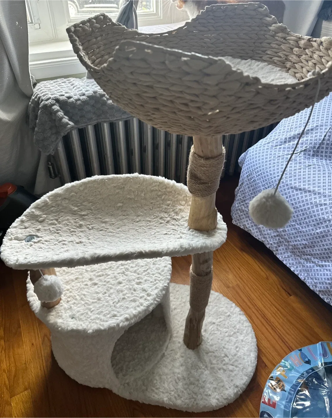 Cat Tower image indicator(4)