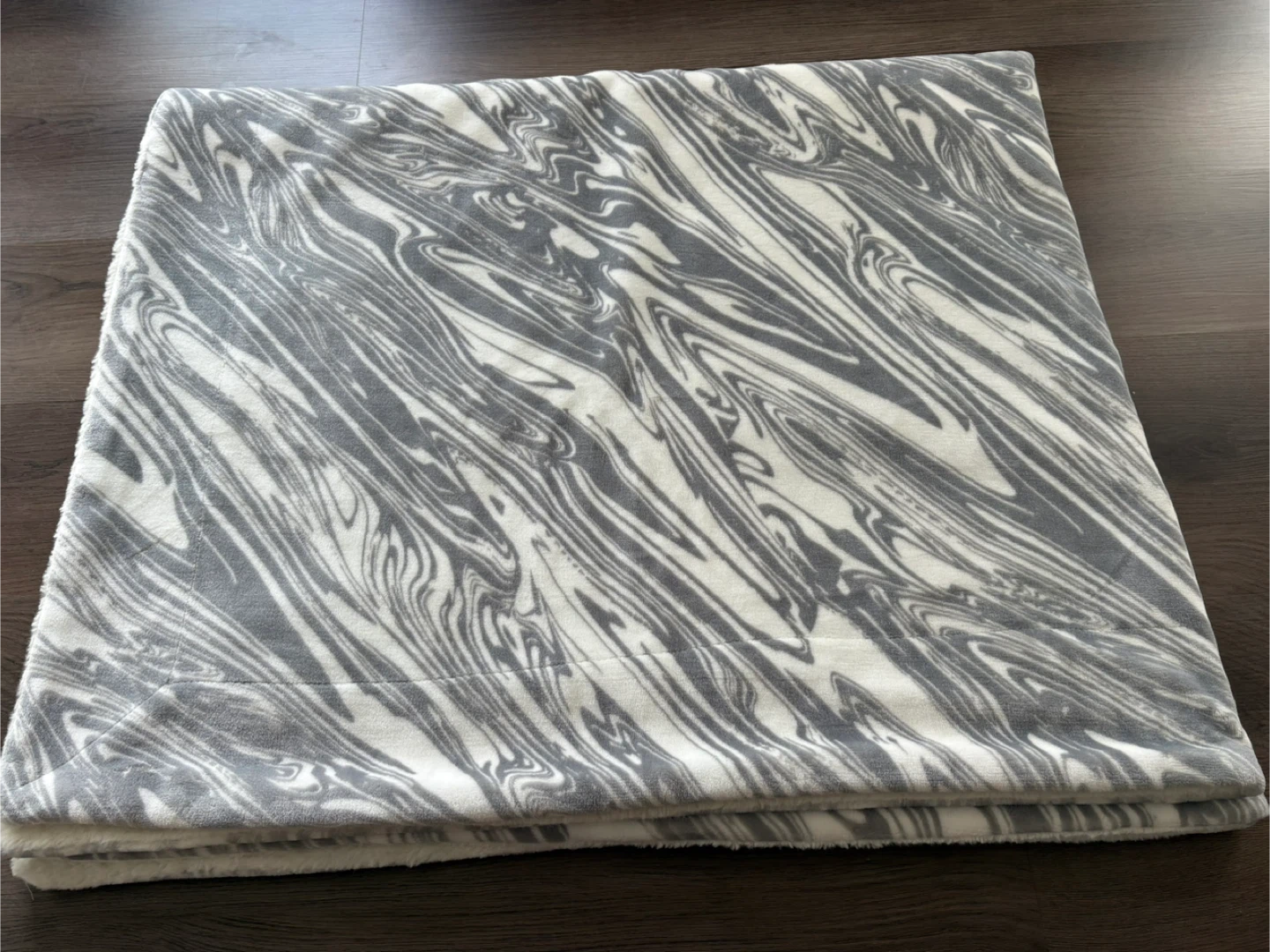 Reversible Plush Throw Blanket - photo 5