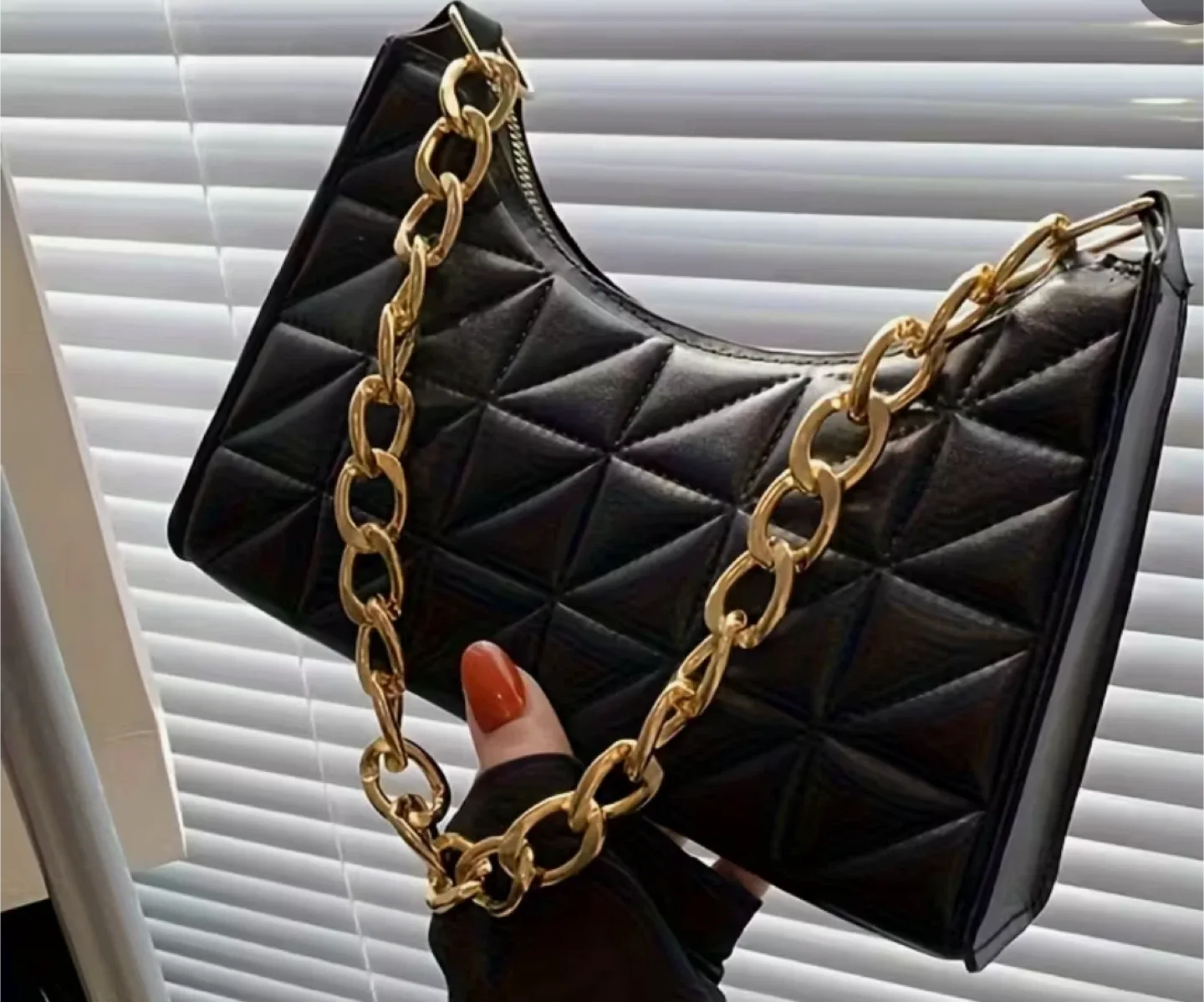 Quilted Chain Shoulder Bag - Black