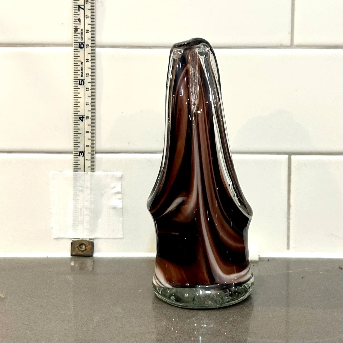 Brown & White Swirl Glass Vase image indicator(3)