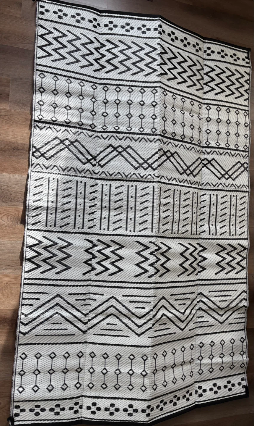 Black & White Patterned Outdoor Rug - photo 2