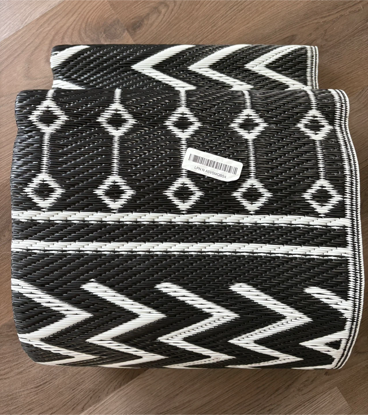 Black & White Patterned Outdoor Rug - photo 3