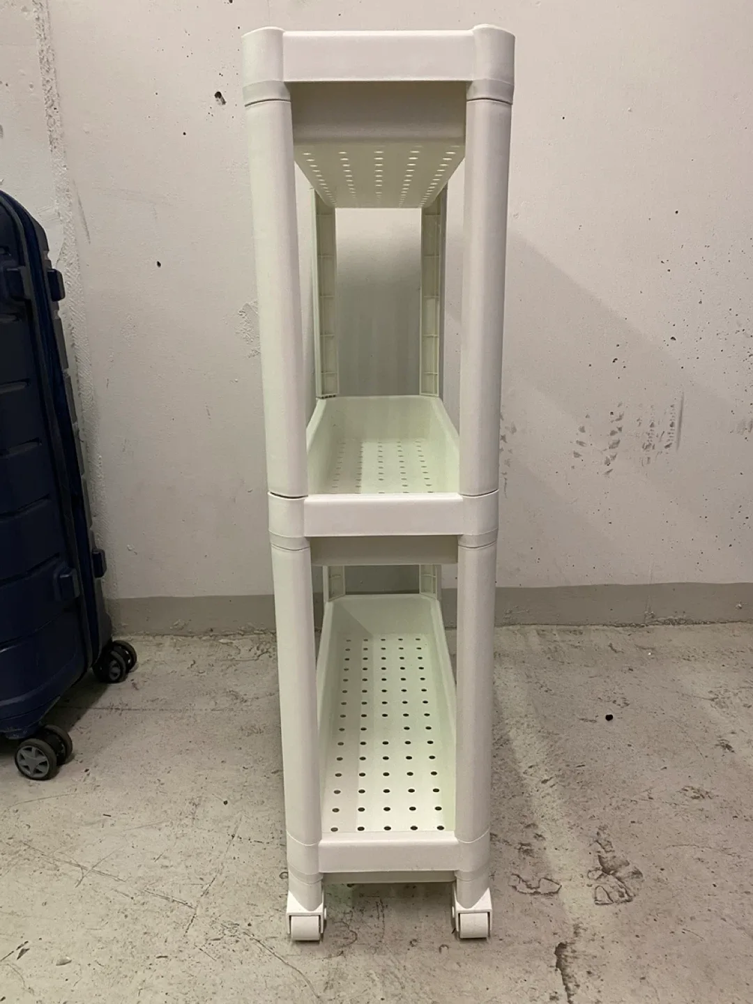 White Plastic 3-Tier Rolling Cart image indicator(3)