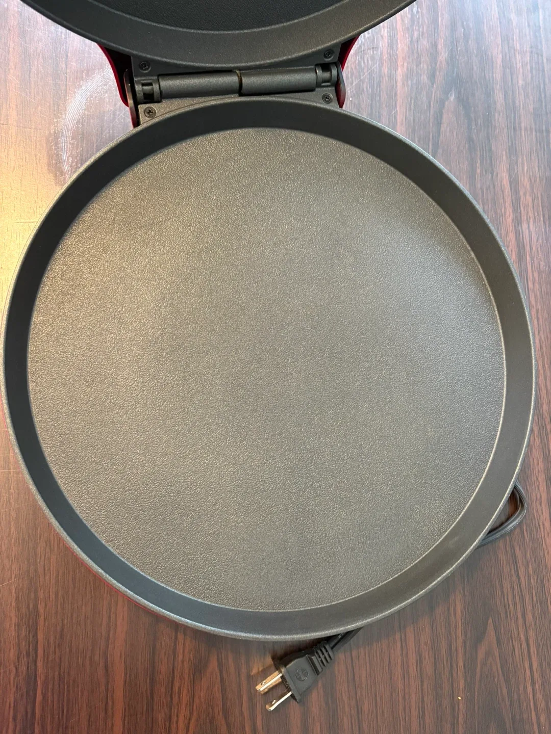 Betty Crocker pizza Maker - Red image indicator(4)