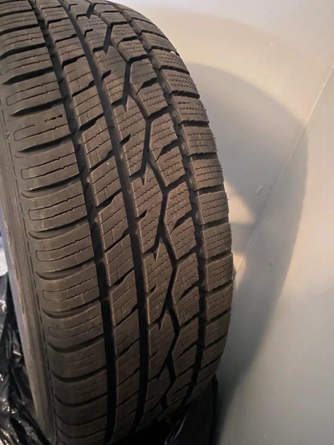 Honda Wheel with Toyo Tire 205/60R16 image indicator(2)