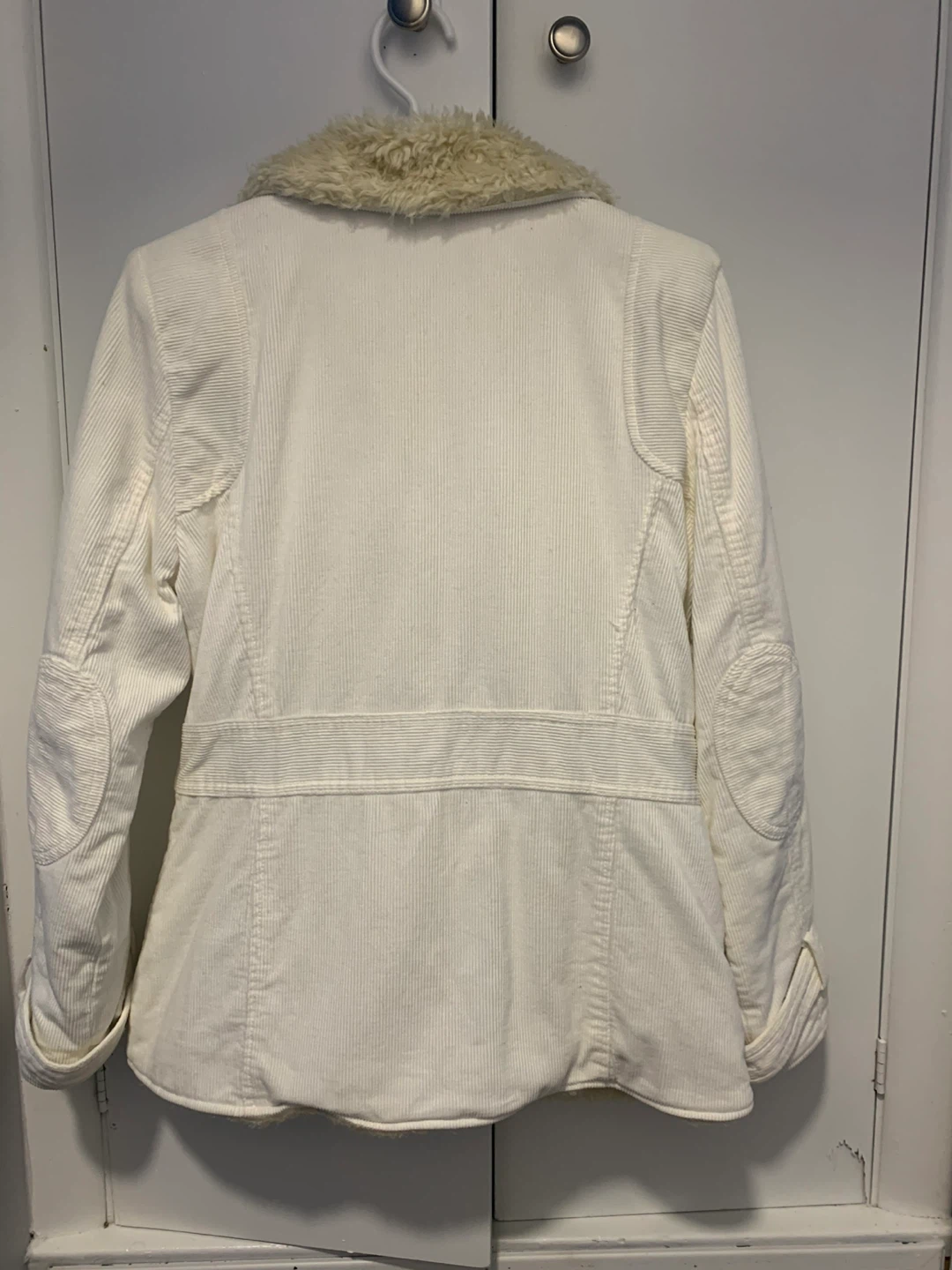 Esprit White Corduroy Jacket with Faux Fur Collar - photo 3