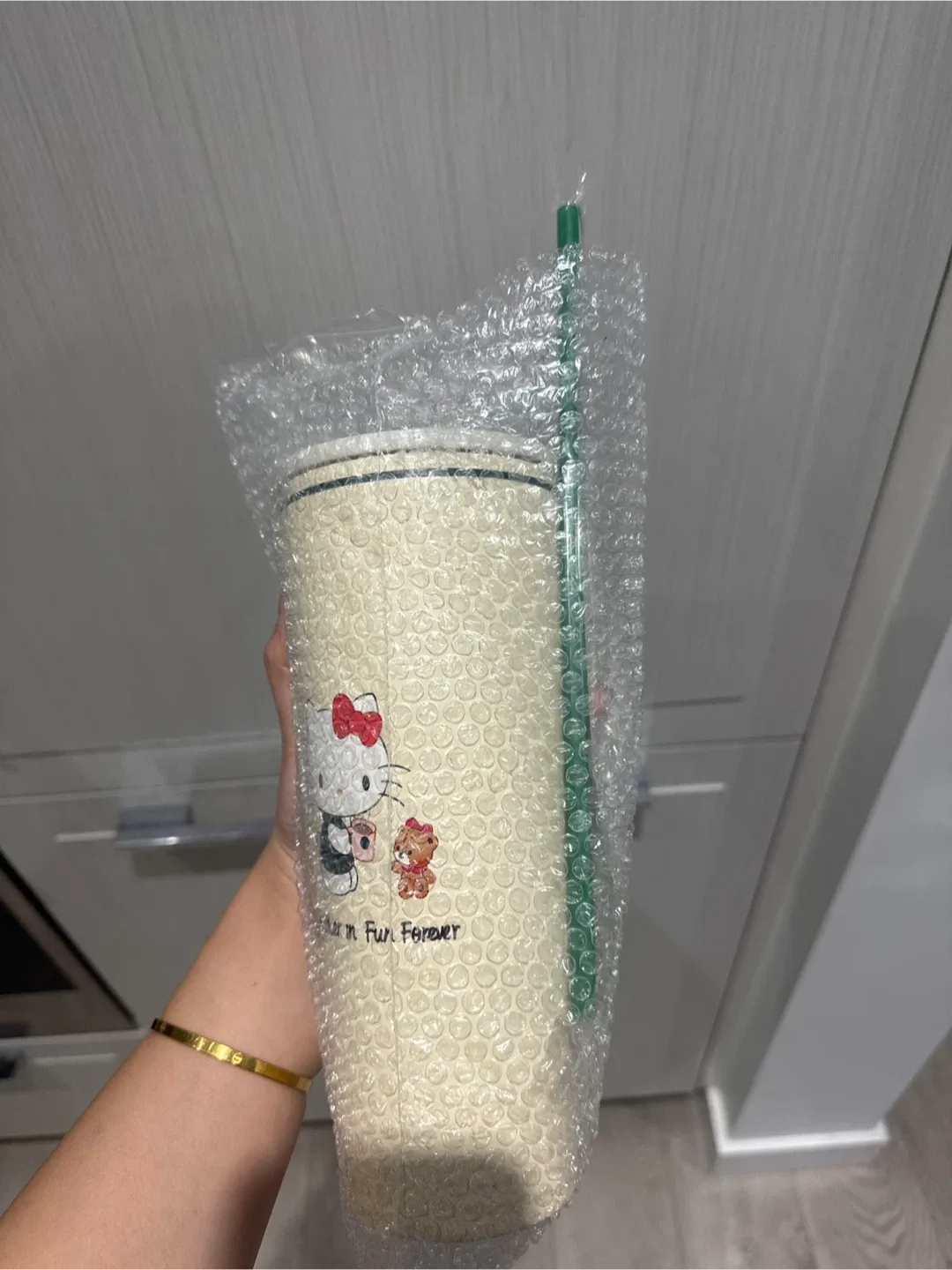 Starbucks Hello Kitty Tumbler image indicator(6)