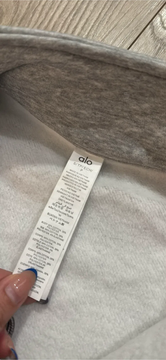 ALO Accolade 1/4 Zip Pullover - Size S image indicator(3)