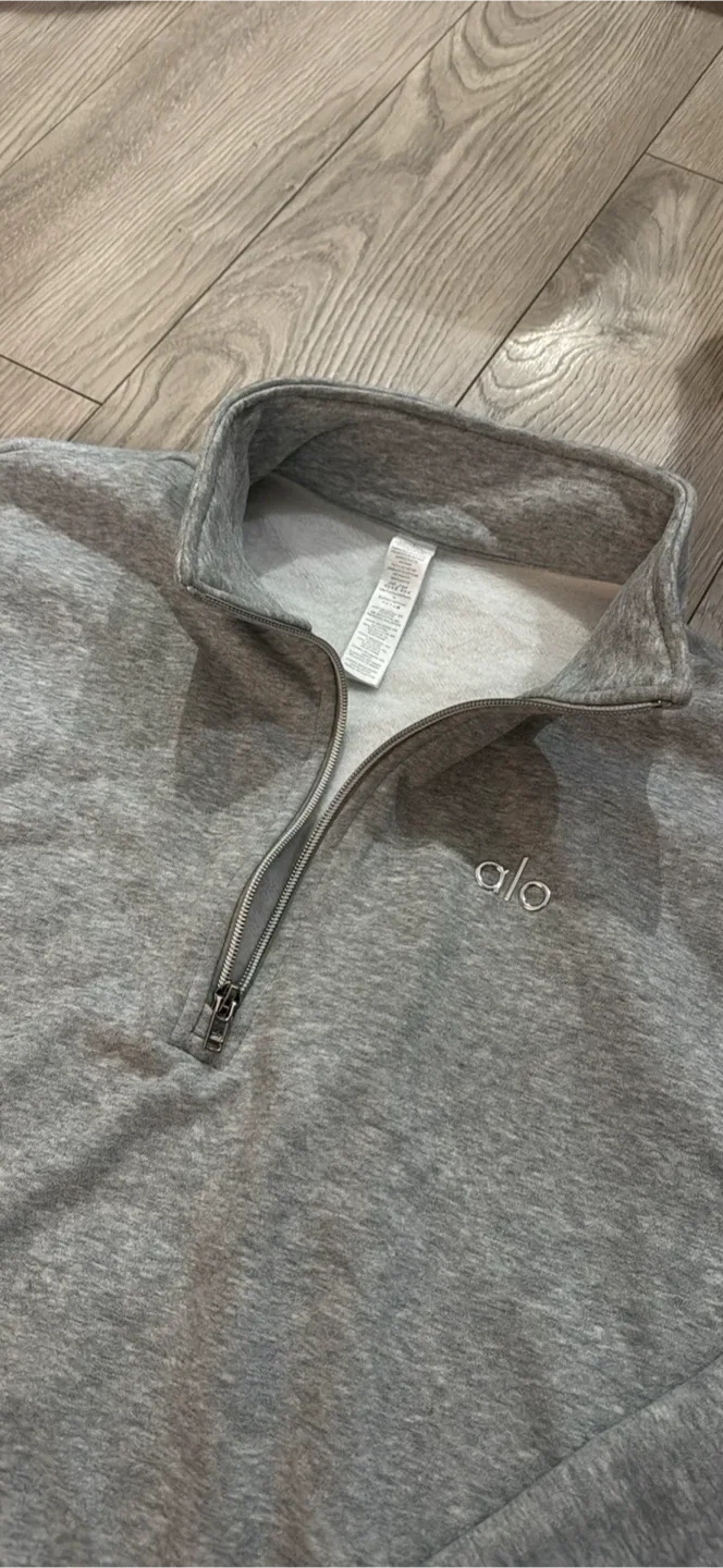 ALO Accolade 1/4 Zip Pullover - Size S image indicator(4)