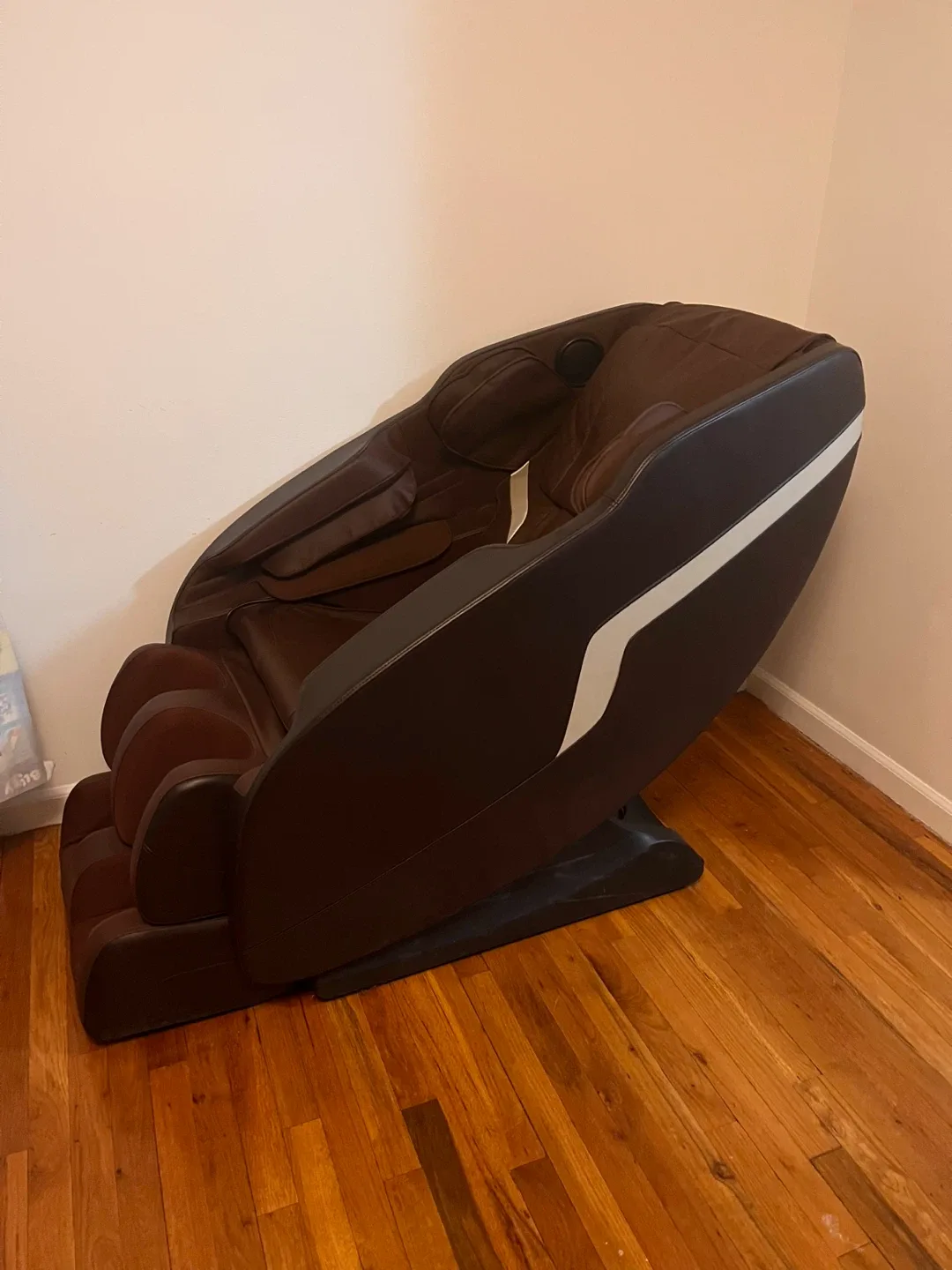 Massage Chair - Brown image indicator(2)