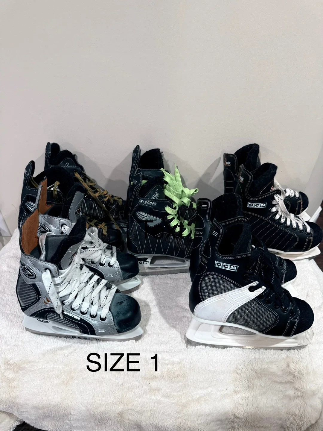 Hockey Skates - CCM, Bauer, Easton - Various Sizes image indicator(3)