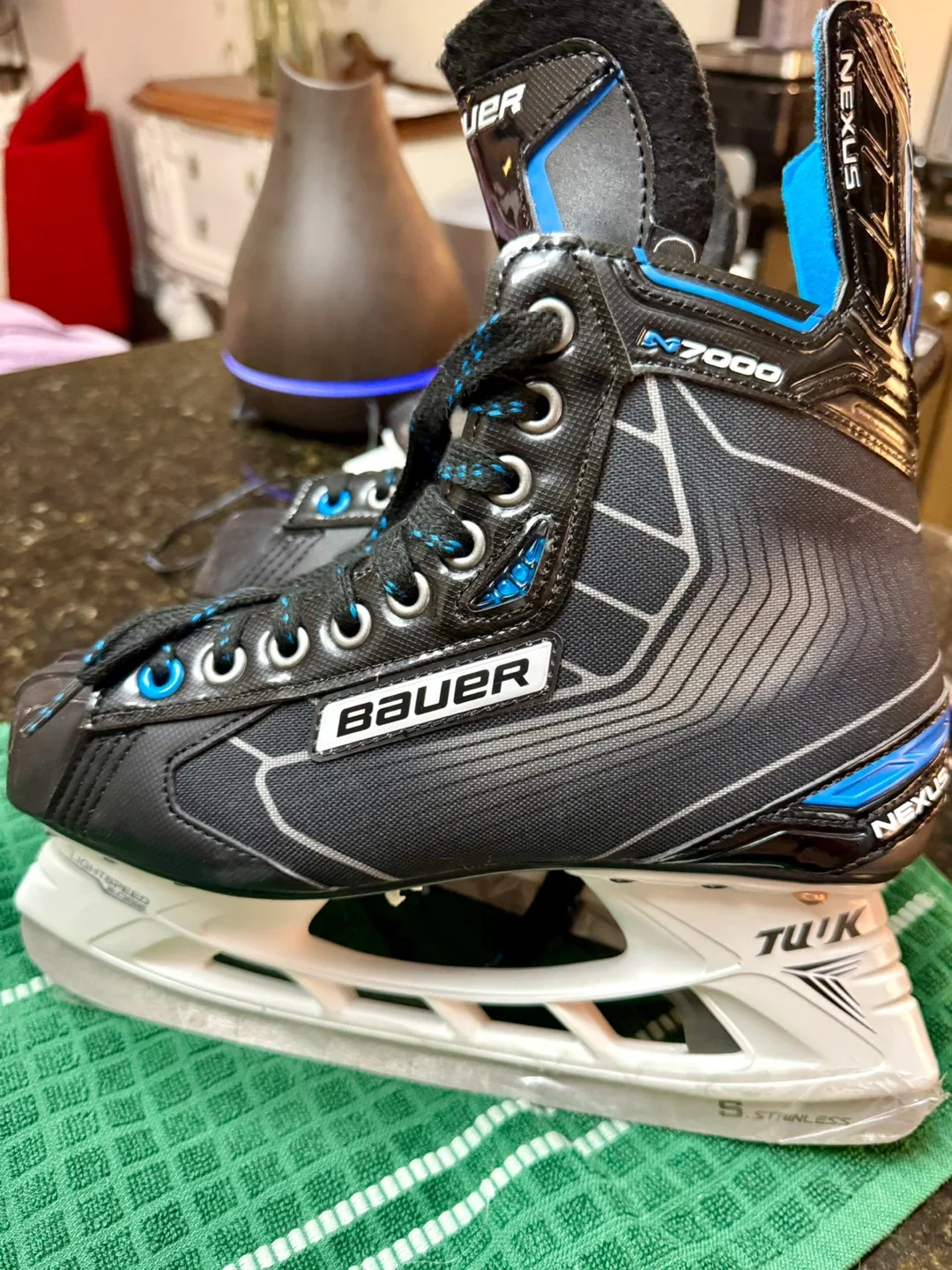 Hockey Skates - CCM, Bauer, Easton - Various Sizes image indicator(9)