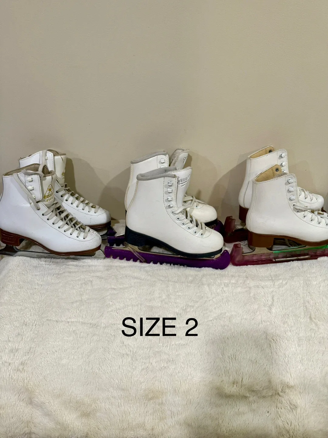 Ice Skates - Sizes 2, 4, 6, 9 (Child's) image indicator(2)
