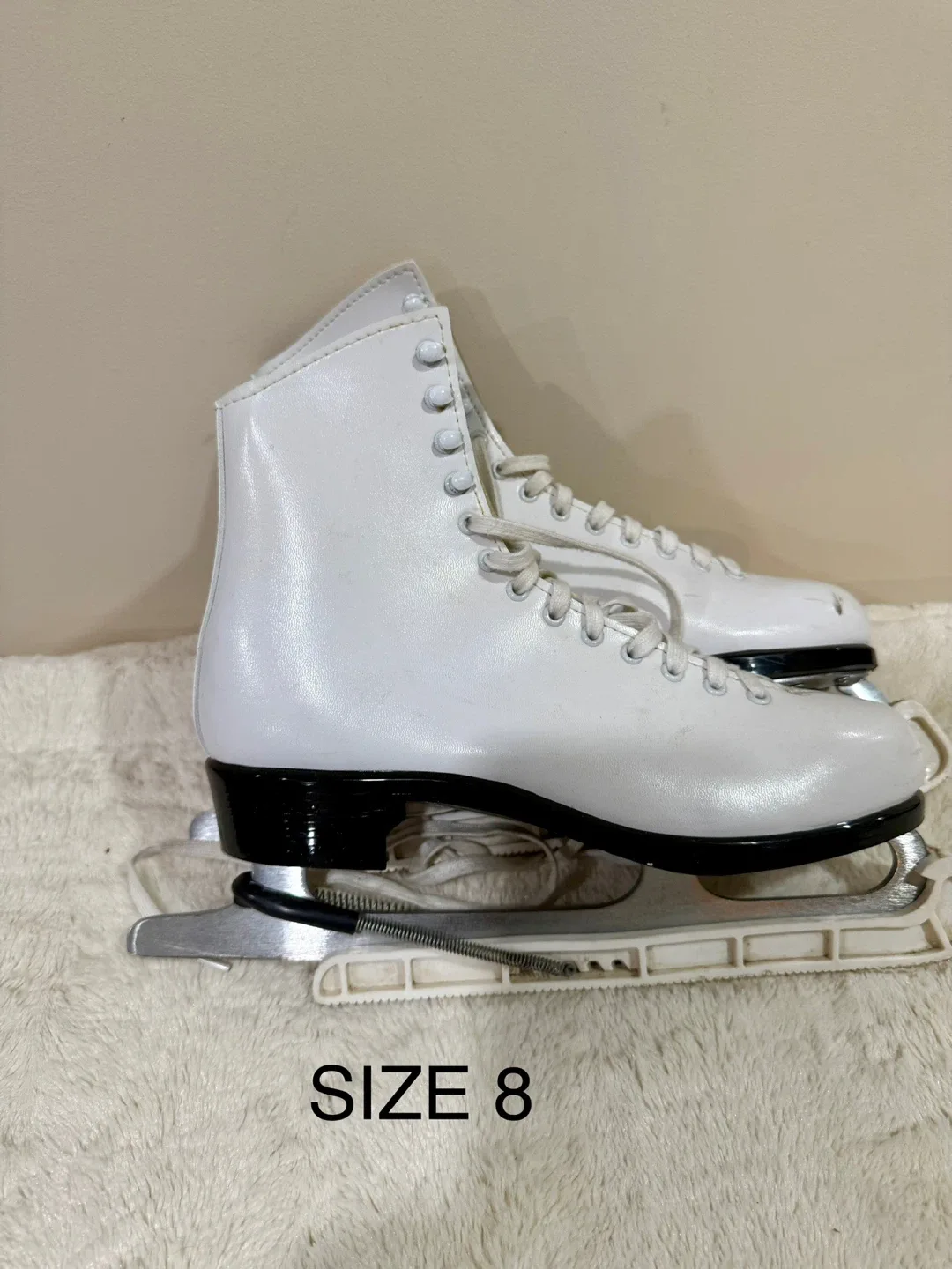 Ice Skates - Sizes 2, 4, 6, 9 (Child's) image indicator(9)