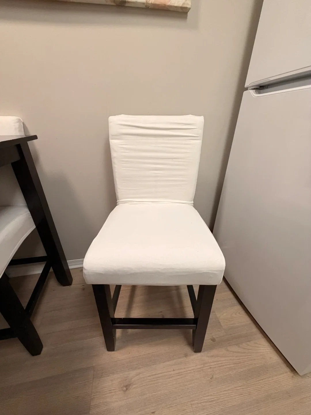 Bar height Dining Table + 4 Chairs image indicator(5)