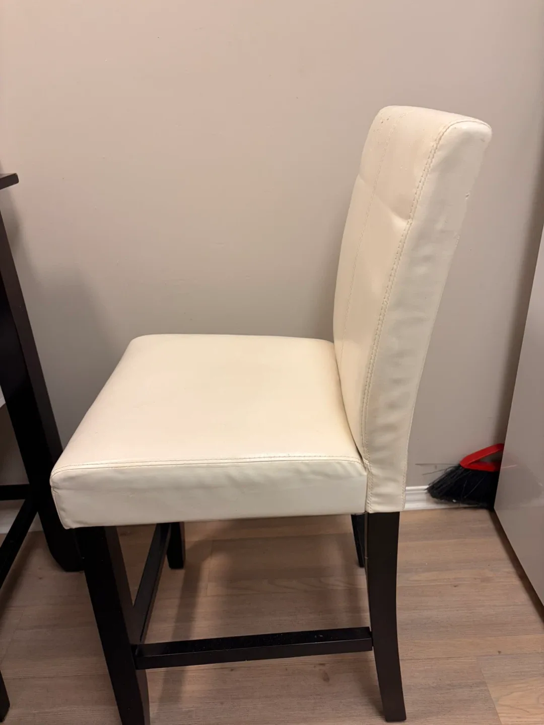 Bar height Dining Table + 4 Chairs image indicator(3)