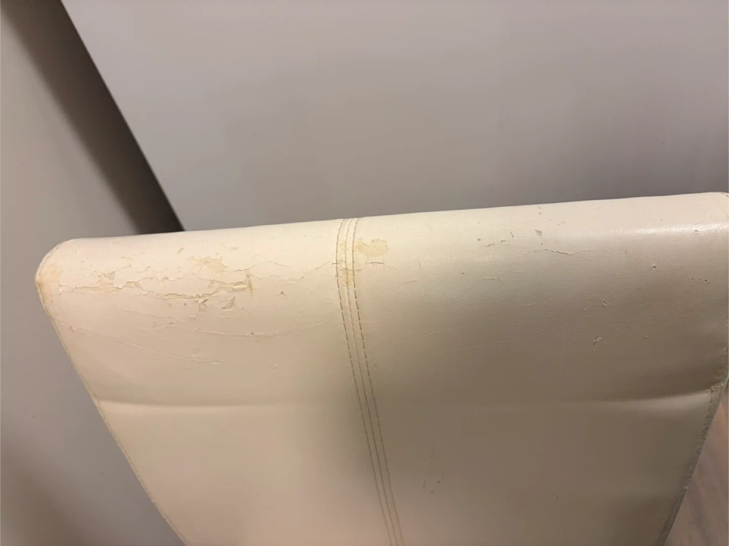 Bar height Dining Table + 4 Chairs image indicator(4)