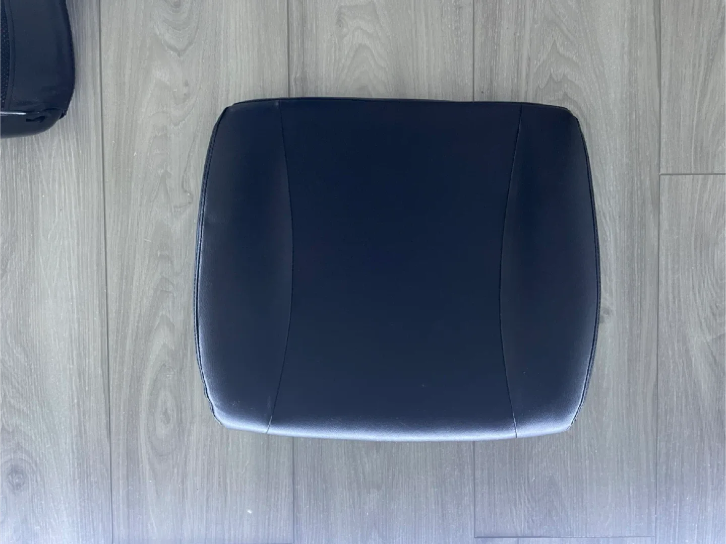 Black office chair image indicator(4)