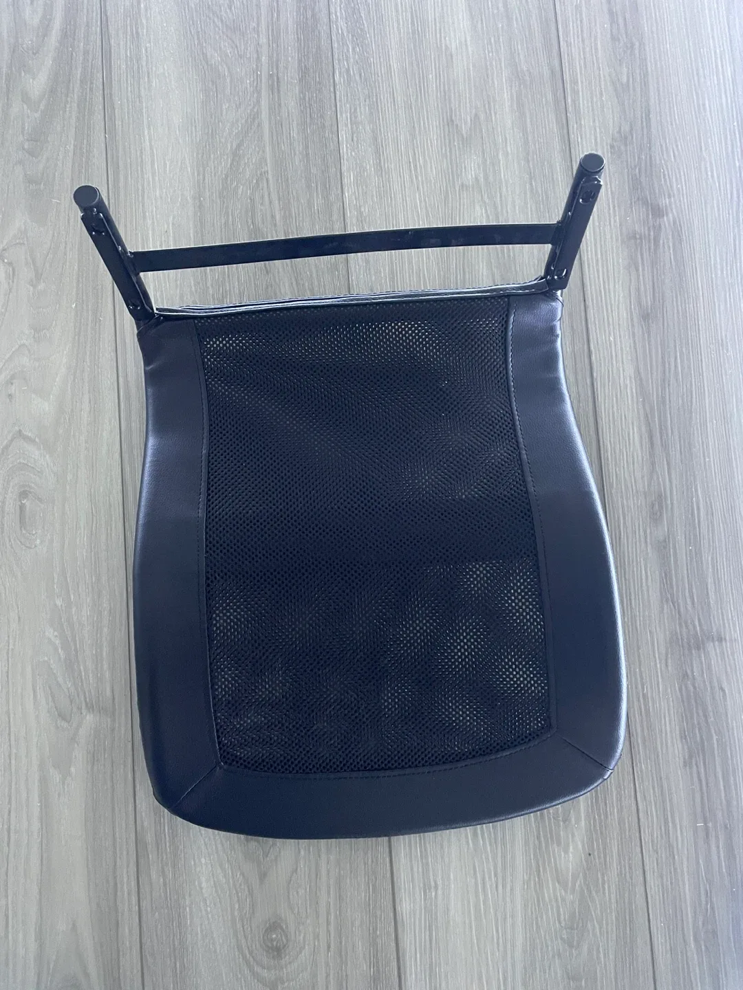 Black office chair image indicator(3)