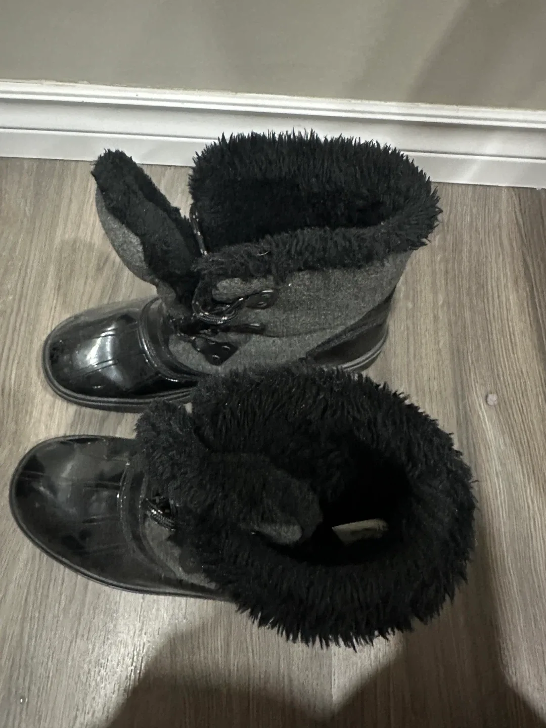 Used Winter Boots image indicator(8)