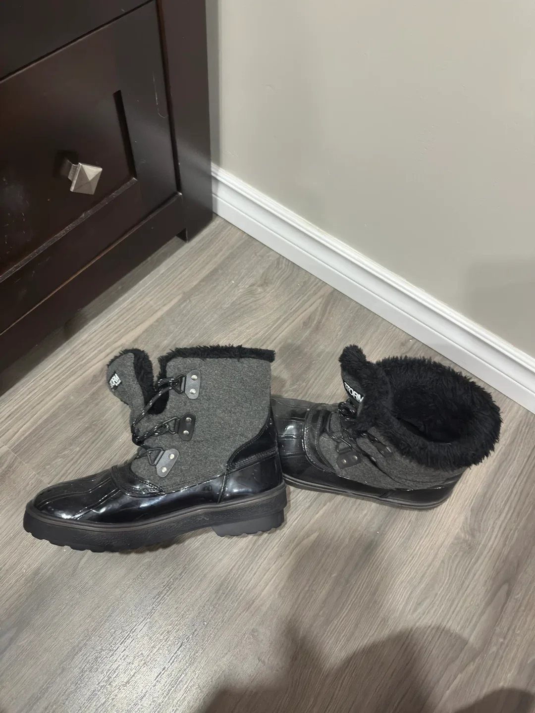 Used Winter Boots image indicator(9)