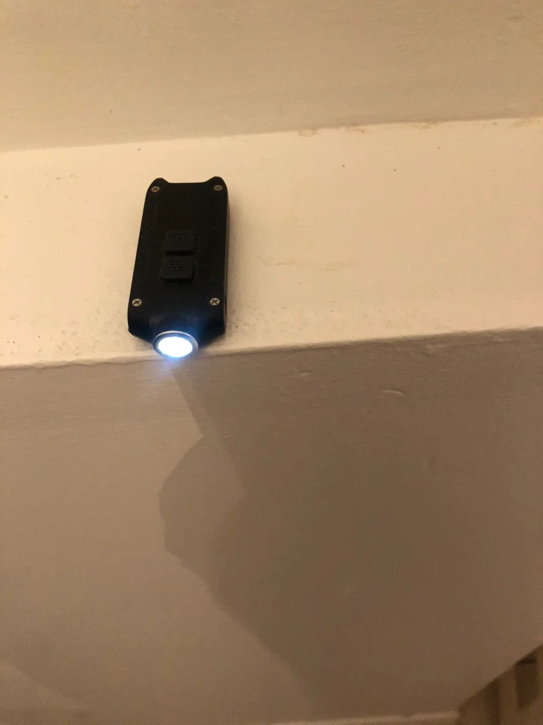 Flashlight Nitecore TIKI GITD Keychain image indicator(8)