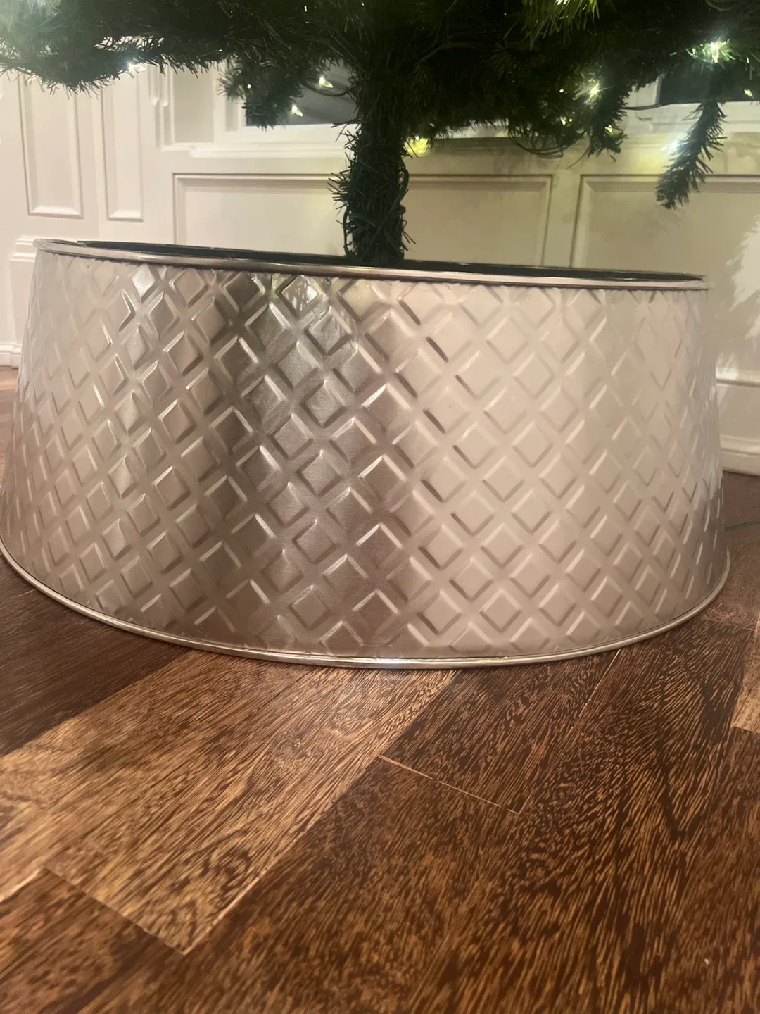 Silver Metal Christmas Tree Collar. Christmas tree metal skirt image indicator(3)