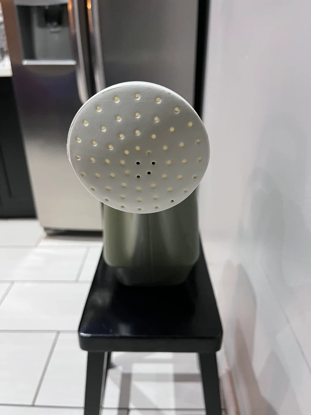 Brand New Green 2 Gallon Watering Can image indicator(2)