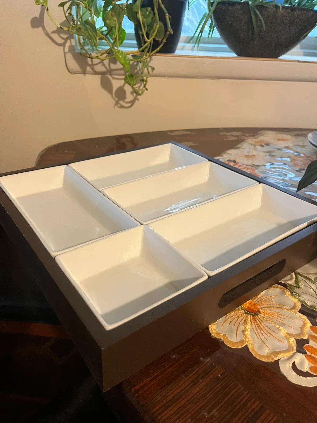 Serving Tray with White Dishes image indicator(2)