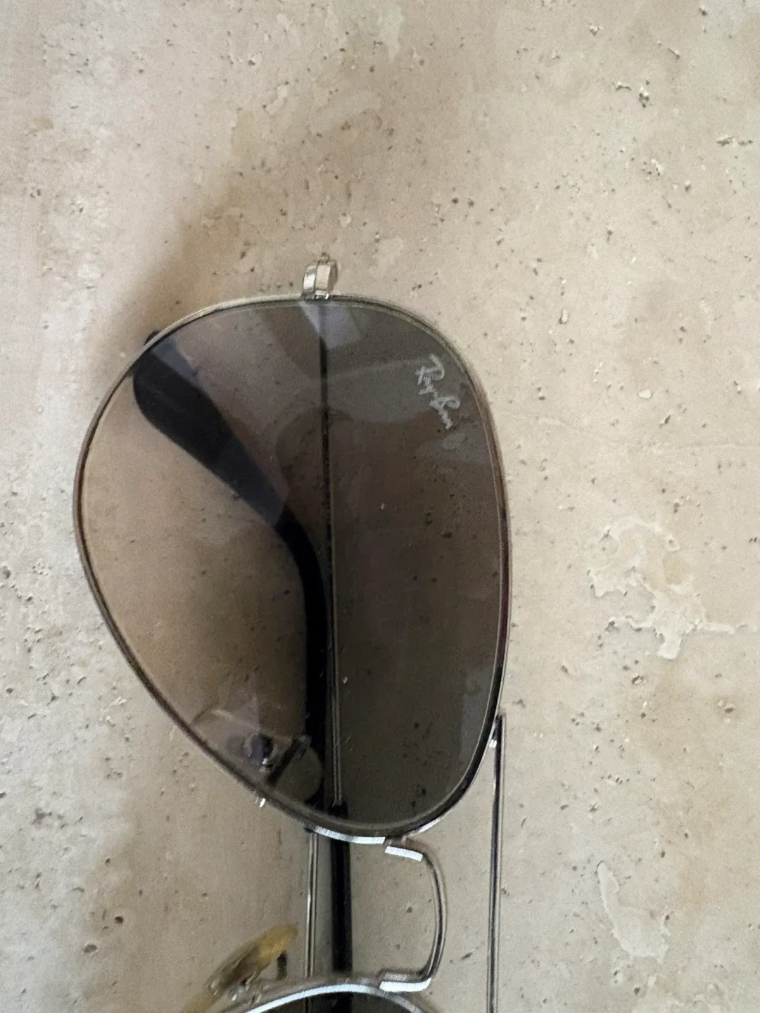 Ray-Ban Aviator Sunglasses image indicator(2)