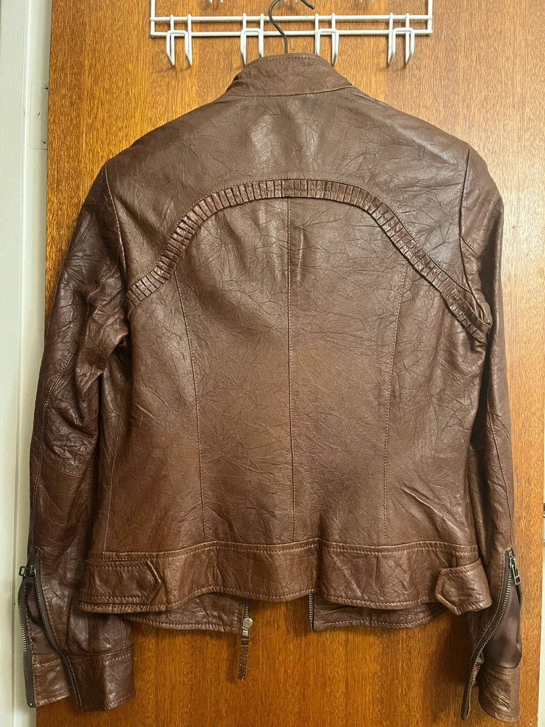 Danier Brown Leather Jacket for Woman image indicator(2)