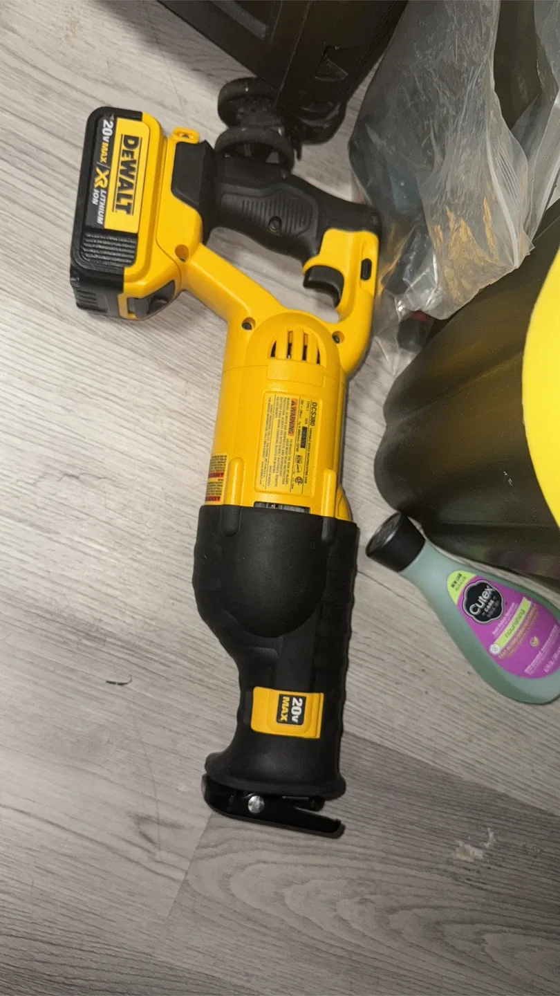 DeWalt DCS380 20V MAX Reciprocating Saw