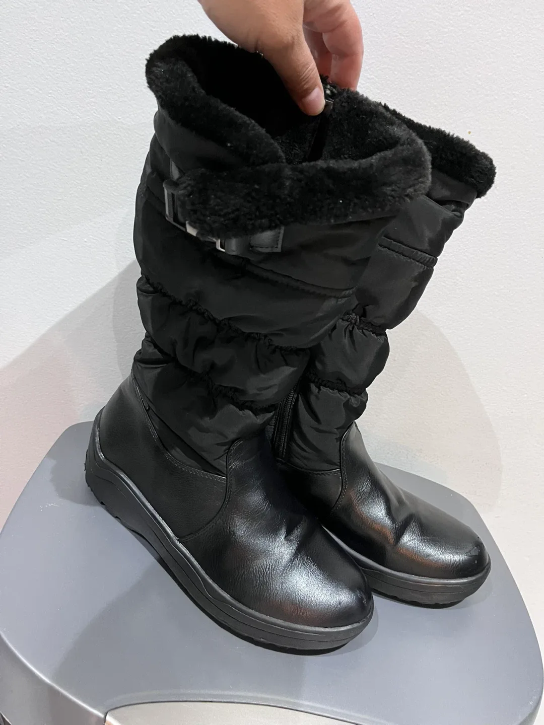 Black Waterproof Winter Boots image indicator(2)