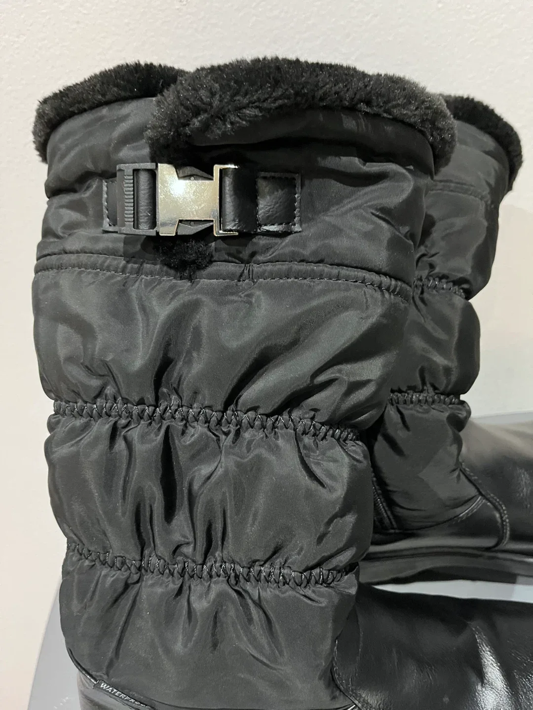 Black Waterproof Winter Boots image indicator(3)