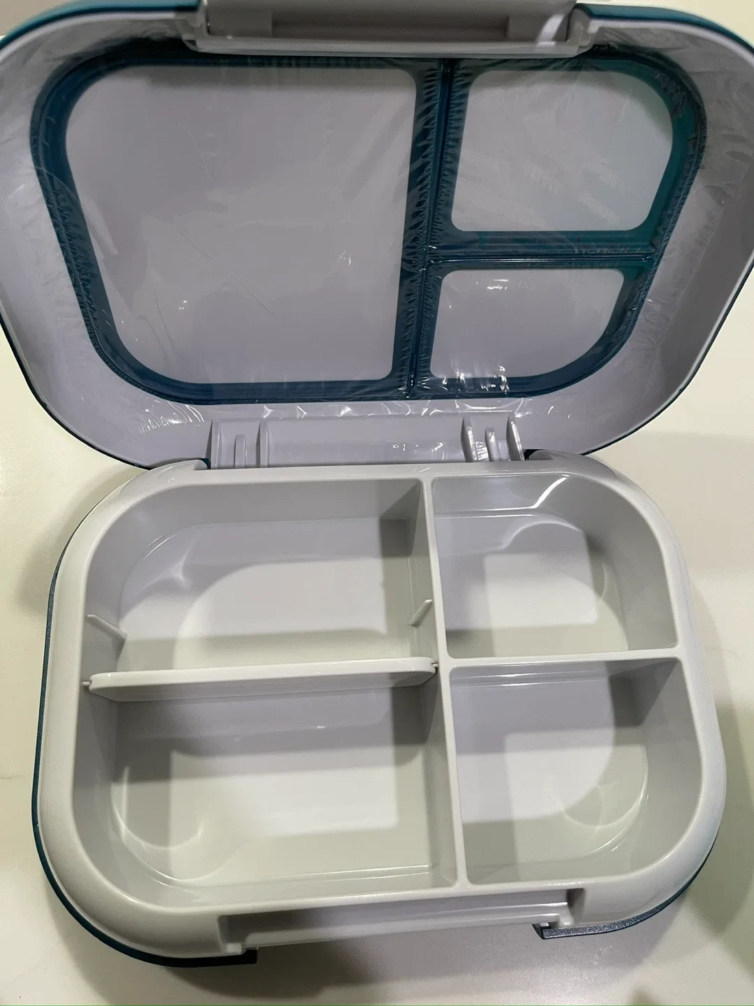 Bentgo Chill Max XL Lunch Box and Owala 16oz Freesip bottle image indicator(3)