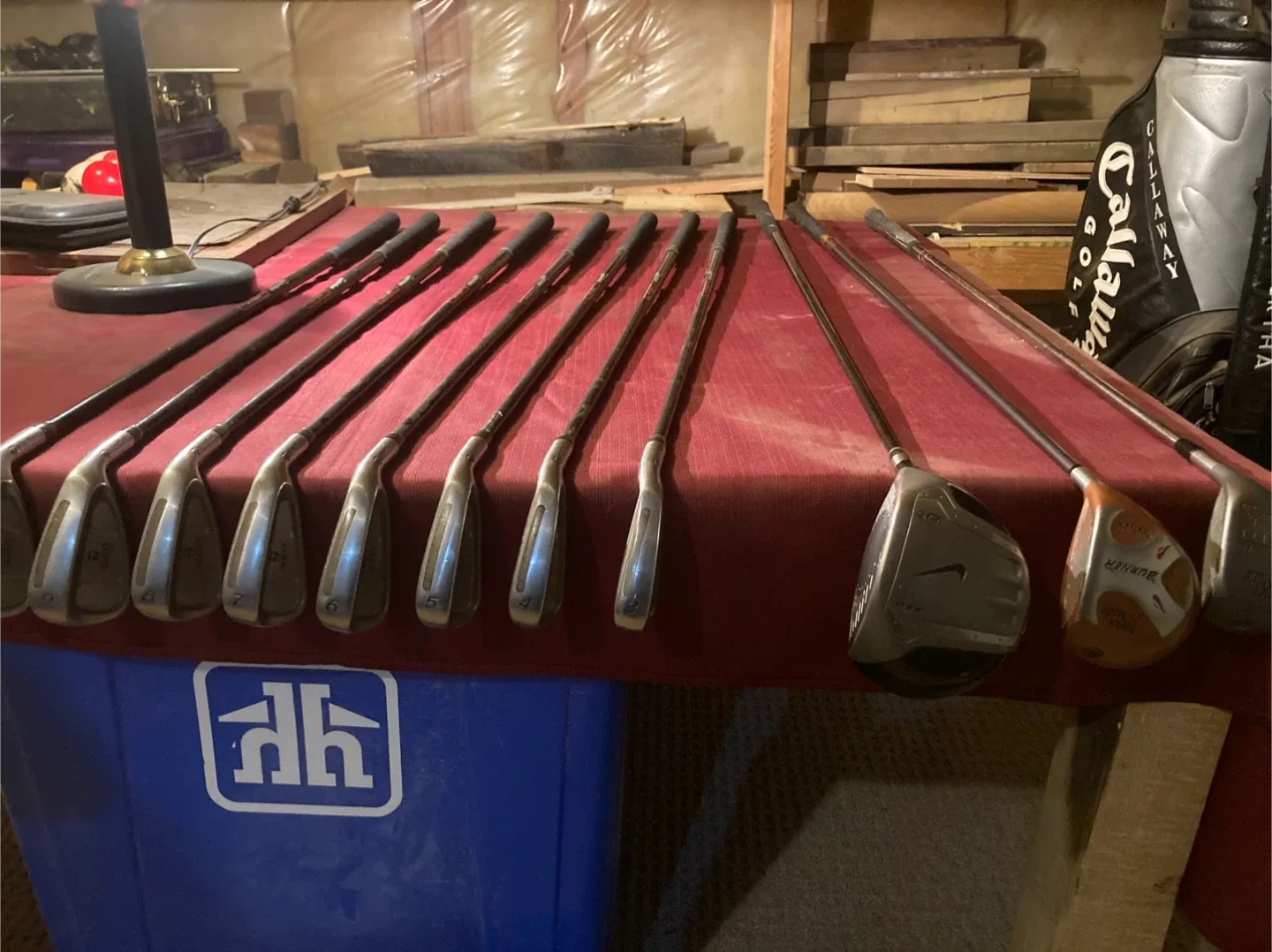 Callaway Golf Bag & Assorted Golf Clubs image indicator(6)