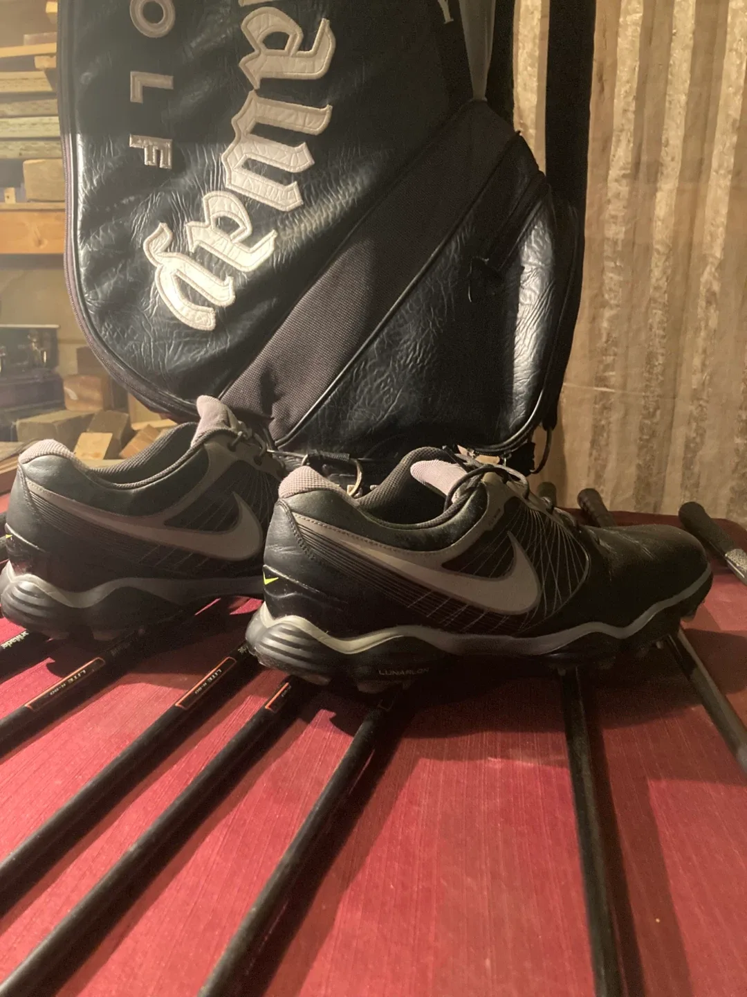 Callaway Golf Bag & Assorted Golf Clubs image indicator(7)